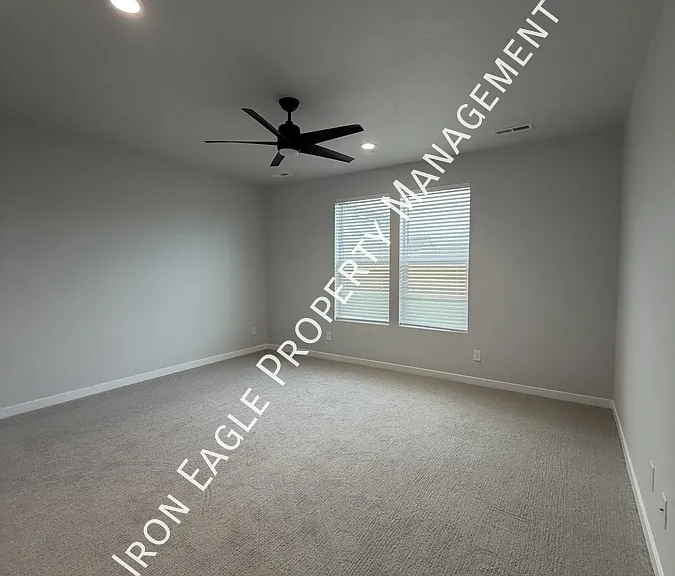 1086 Woods Bog Ct — Photo 10