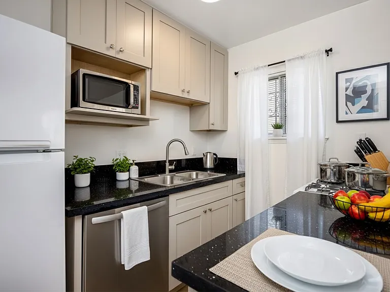 3620 S Budlong Ave #4 — Photo 14