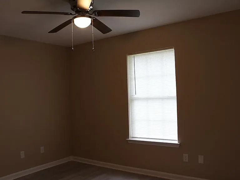 1004 Volusia St — Photo 11