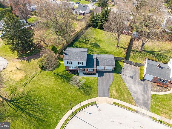 4th image of 1900 Davis Dr