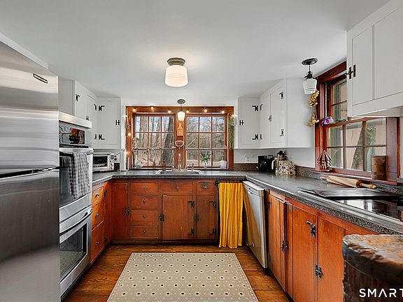 5th image of 242 Bacon Pond Road