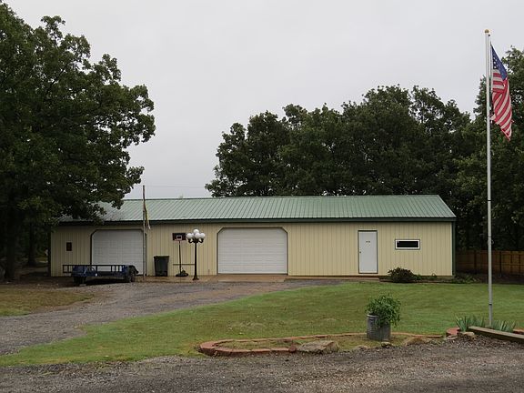 Detached garage/shop
