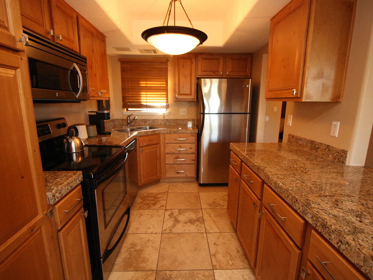 1 bed, 1.0 bath, 775 sqft, $1,300 — Photo 4