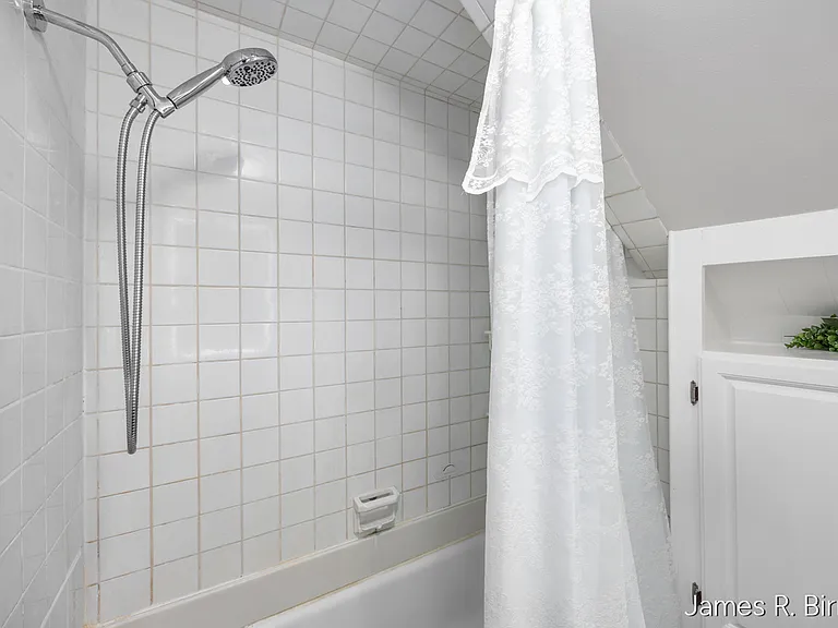 529 Avery St — Photo 22