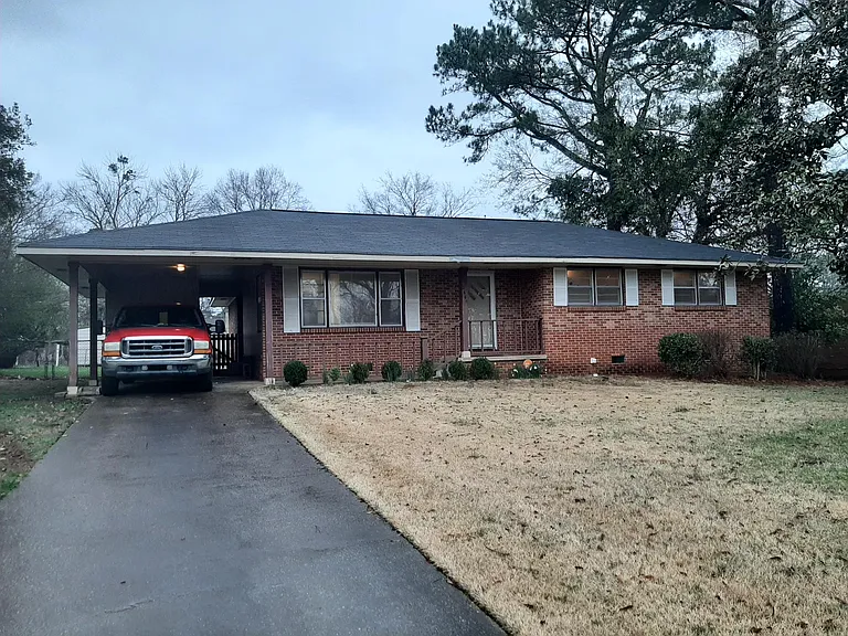 2508 Suzanne Ter NW — Photo 1