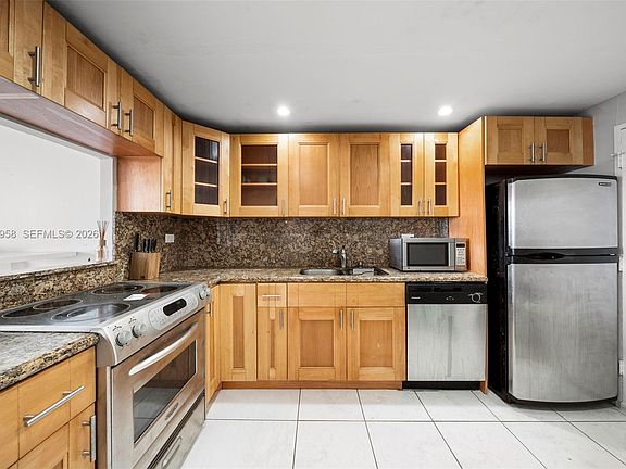 5th image of 5555 Collins Ave APT 6E