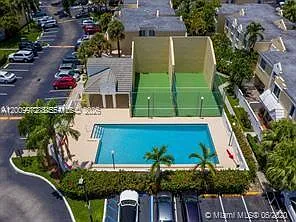 Building Photo - 4590 SW 68th Court Cir #8