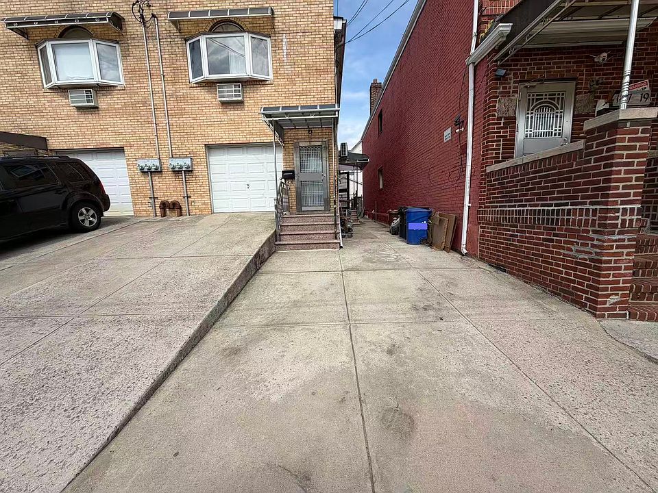1st image of 14715 Elm Ave Floor 1