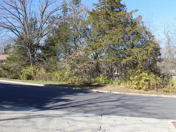 Hutton Ln, Jefferson City, MO 65101