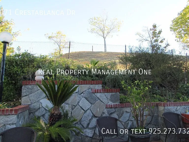 3071 Crestablanca Dr — Photo 50