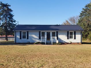 703 Old Hardin Rd, Dallas, NC 28034