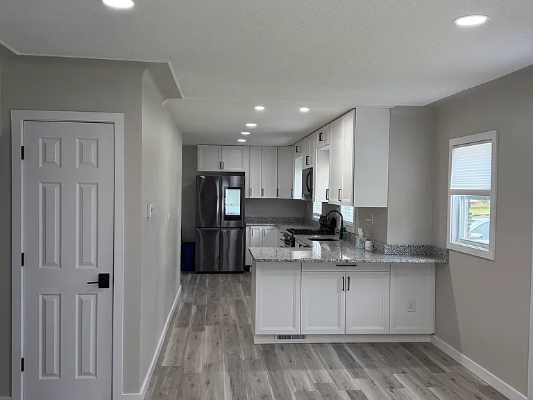 825 Westwood Blvd — Photo 4