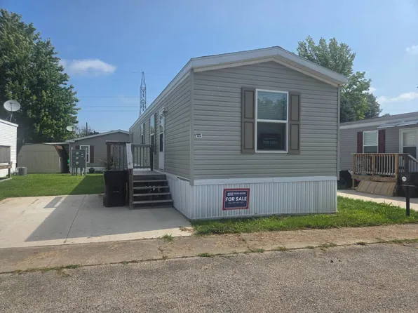 103 Burr Oak Dr #103BUR, Morton, IL 61550