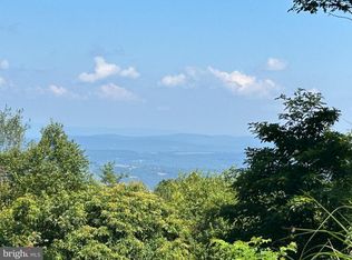 951 Bobcat Trl, Winchester, VA 22602