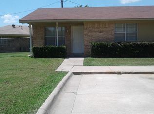 12 Walnut Ln, Gainesville, TX 76240