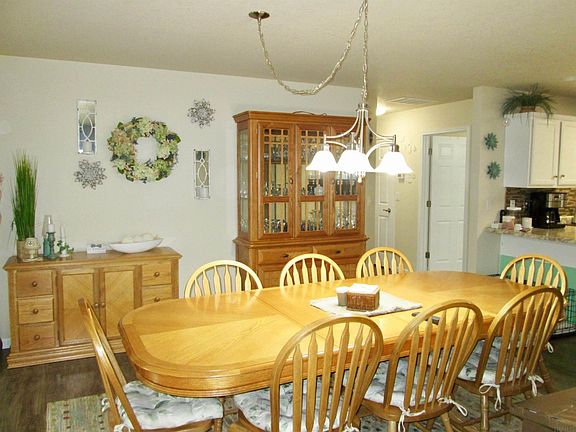 4th image of 303 E Charter Dr