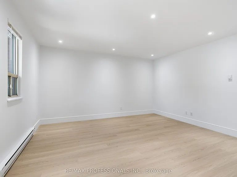 105 Cavell Ave — Photo 7
