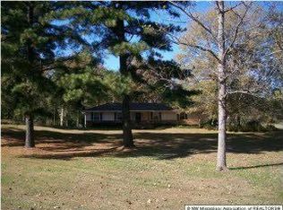 1708 Nesbit Rd, Nesbit, MS 38651