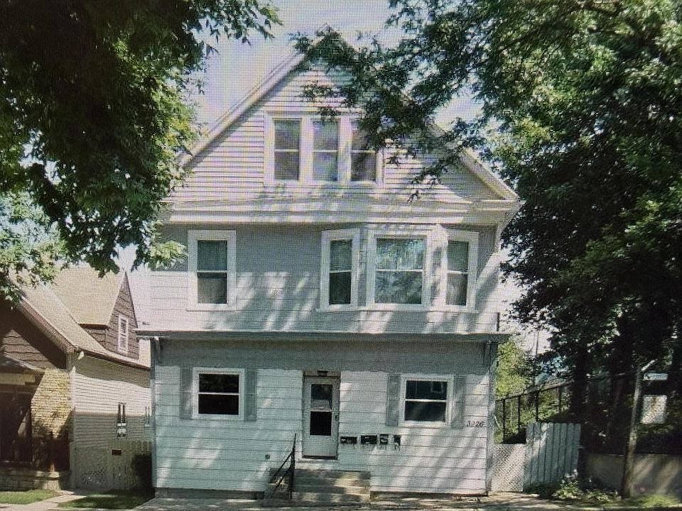 1st image of 3926 W Clybourn STREET