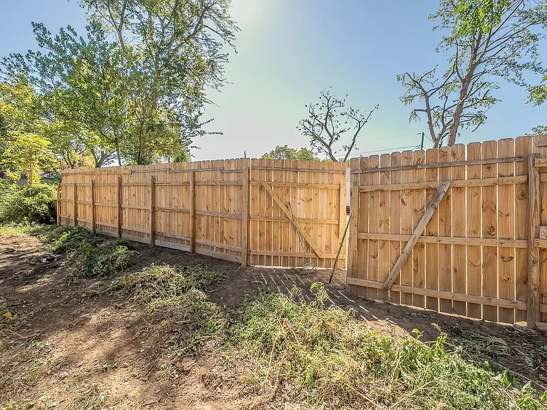 4506 Roberts Ave — Photo 16