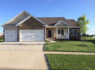 18 Blackstone Way, Le Claire, IA