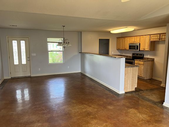 4th image of 99 Skylark Ln