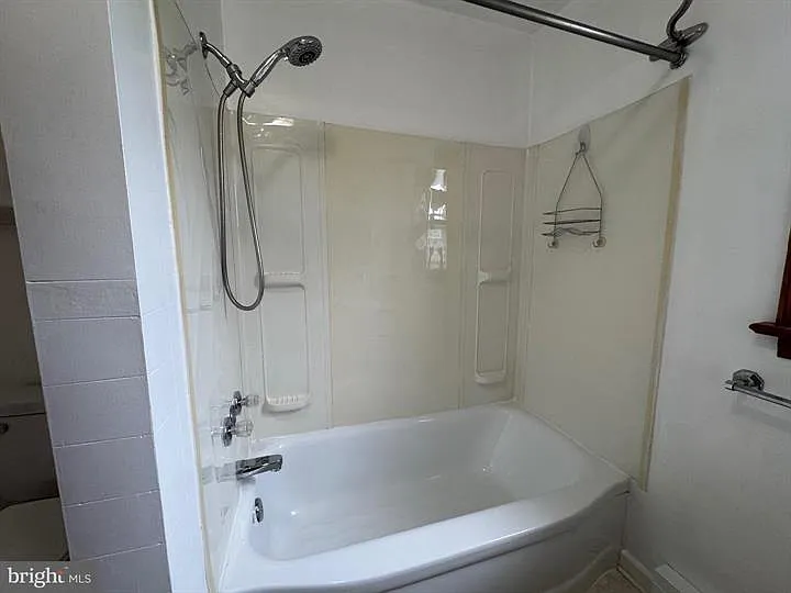 1123 Shepherdstown Rd — Photo 10