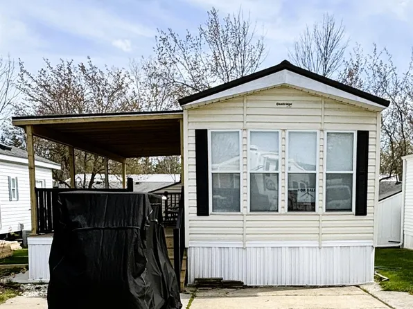 7166 Ben Franklin Dr, Lexington, MI 48450