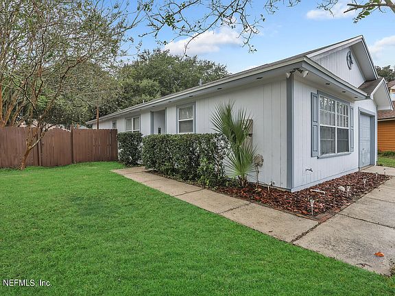 3rd image of 8728 TOWNSQUARE Drive N