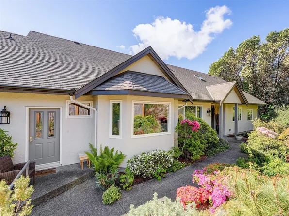 1345 Readings Dr, North Saanich, BC V8L 5K7