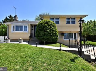 9977 Dungan Rd, Philadelphia, PA 19115