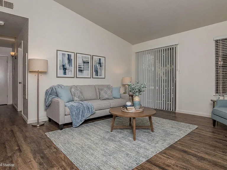 Victoria Square Apartments — Photo 44