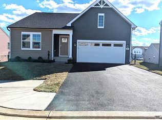 11 Edinburg Ct, Charles Town, WV 25414