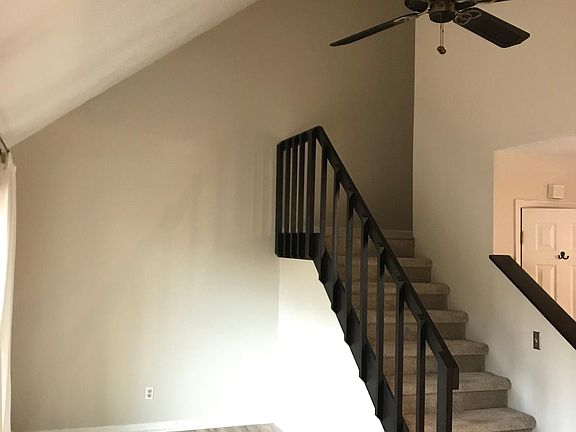 3rd image of 1259 Creekside Ct SE