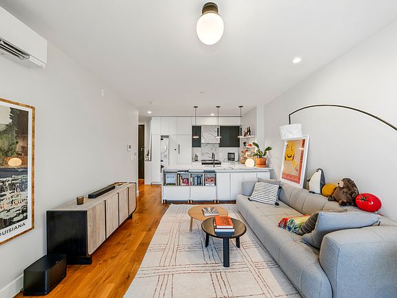 4th image of 151 Quincy St #3B