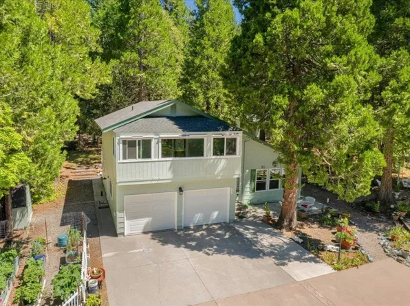 704 S Washington Dr, Mount Shasta, CA 96067