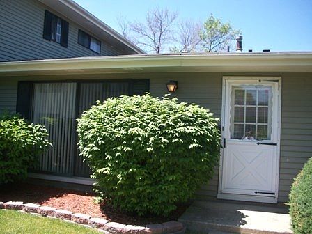 Front view of home