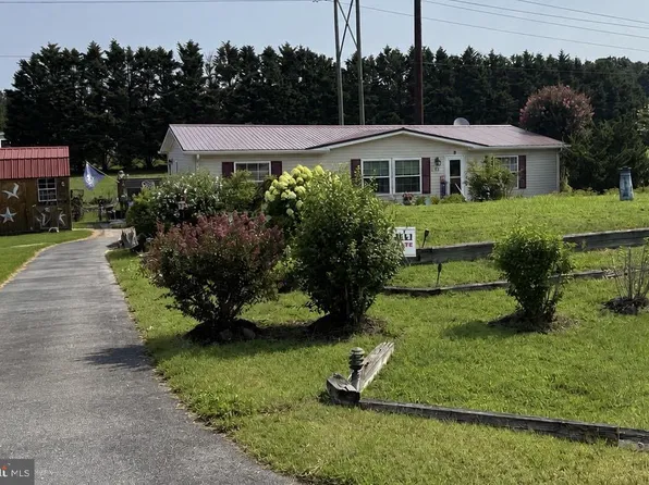 10 Circle Dr W, Milton, DE 19968