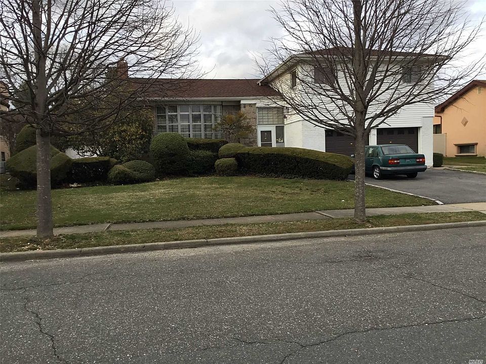 1st image of 20 Saratoga Dr