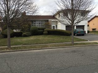 20 Saratoga Dr, Jericho, NY 11753