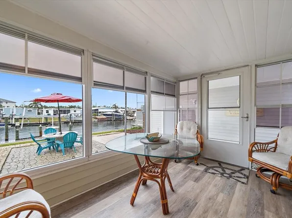 252 Aloha Dr, Palmetto, FL 34221