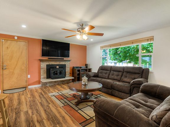 3rd image of 6401 1st Street Ct E