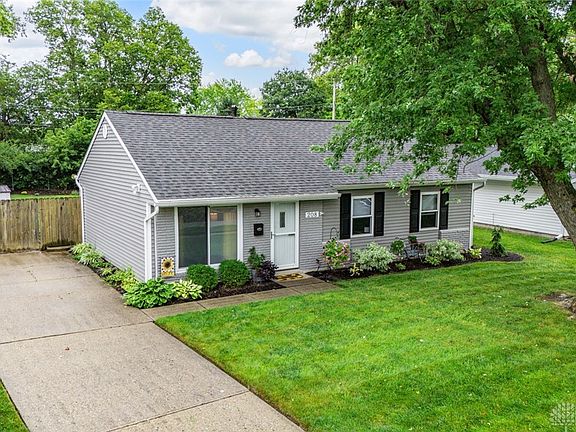 4th image of 208 Tulip Dr