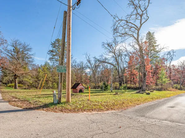 6356 Broadway Ave, Idlewild, MI 49642