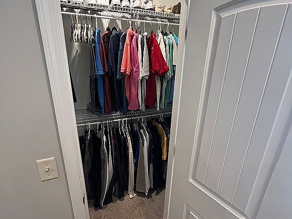 4th image of 555 Camille Ln