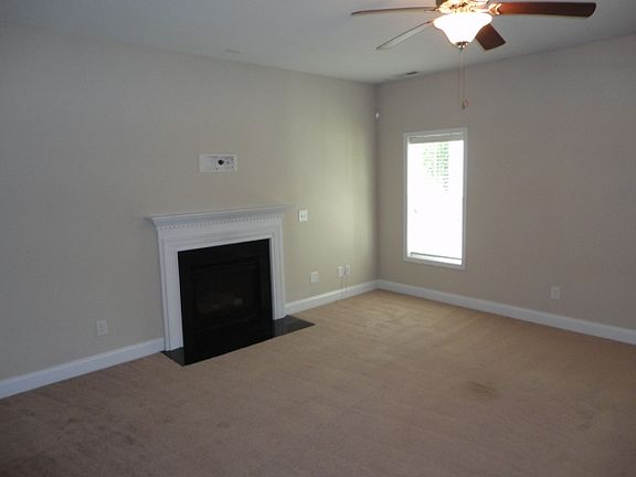 3rd image of 75 Bellefield Ln