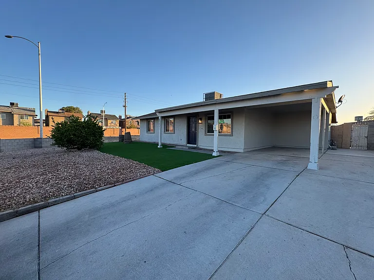 4001 Edwin Pl — Photo 1