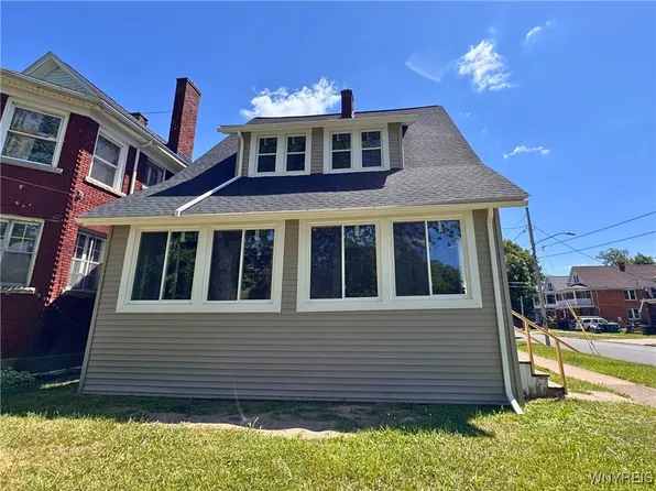 435 13th St, Niagara Falls, NY 14303
