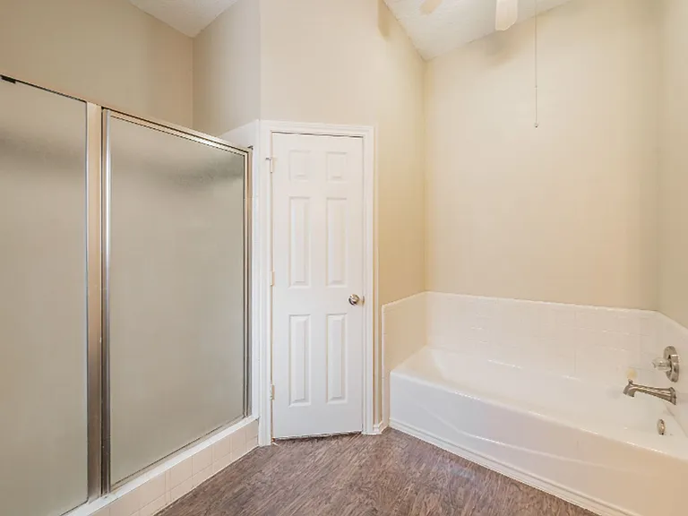 2136 Stoneridge Dr — Photo 24