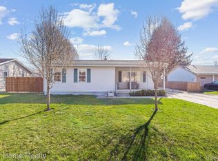 9321 Biddle St, Romulus, MI 48174